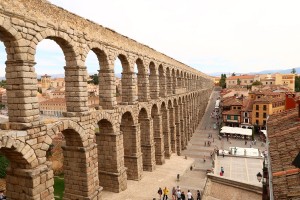 Roman-Aqueduct-in-Segovia-Spain
